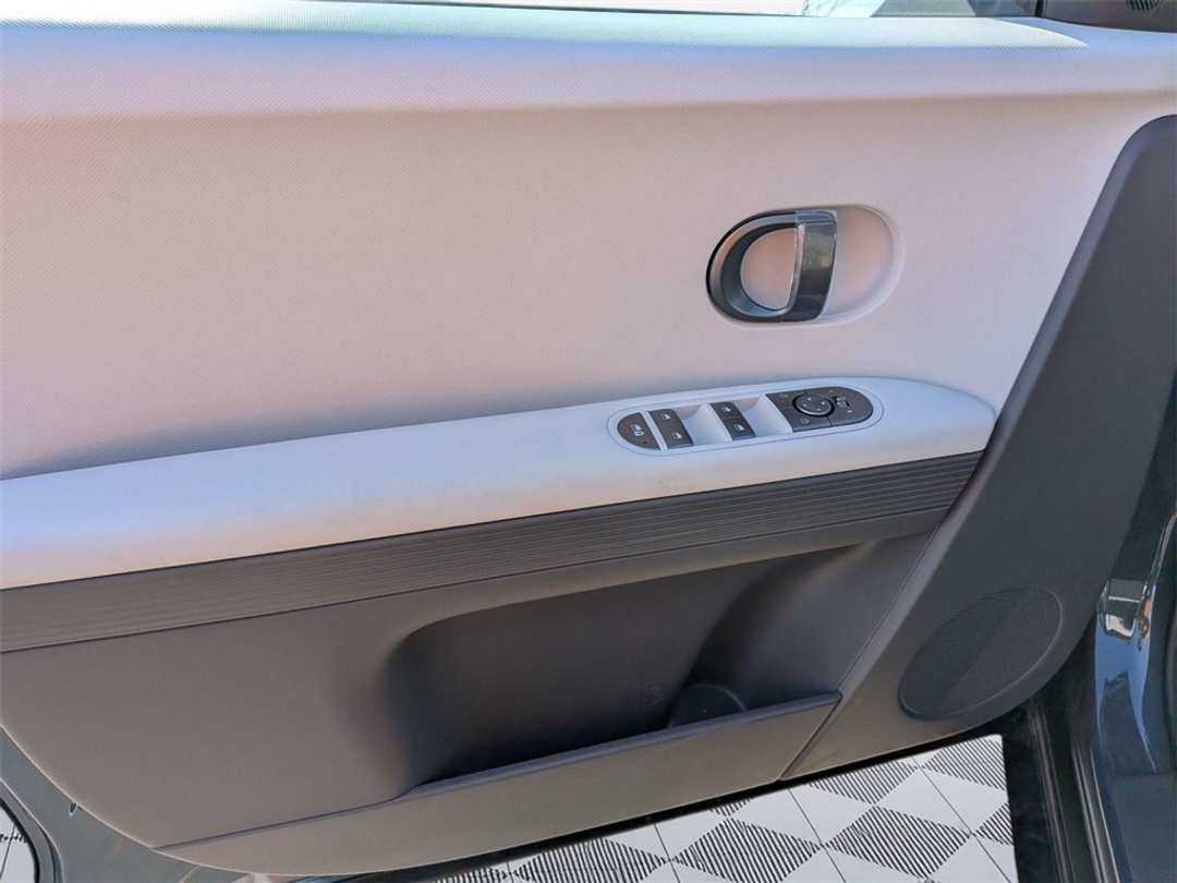 2026 Hyundai Ioniq 5 SEL - Image 10