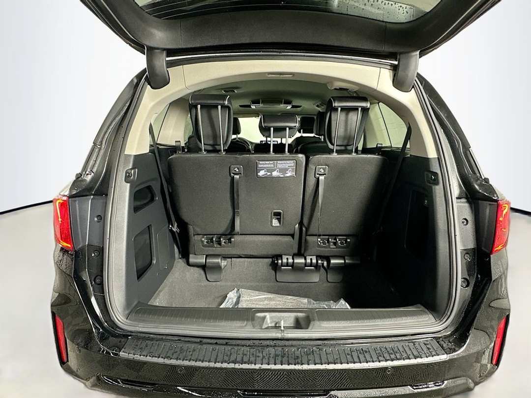 2026 Honda Odyssey Touring - Image 28