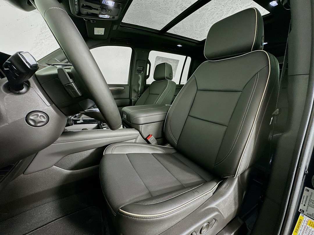 2025 Chevrolet Suburban Premier - Image 22