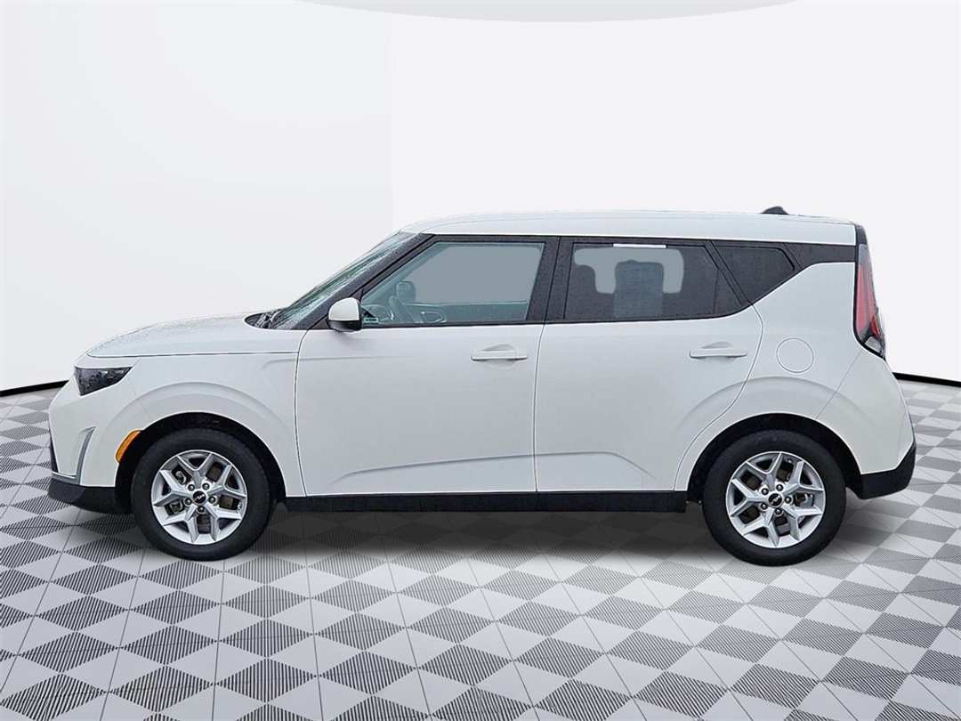 2024 Kia Soul LX - Image 3