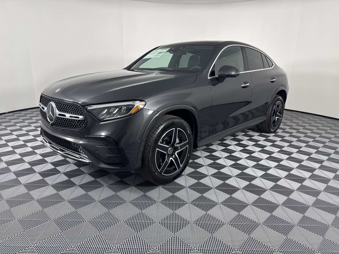 2026 Mercedes-Benz GLC 300 - Image 3