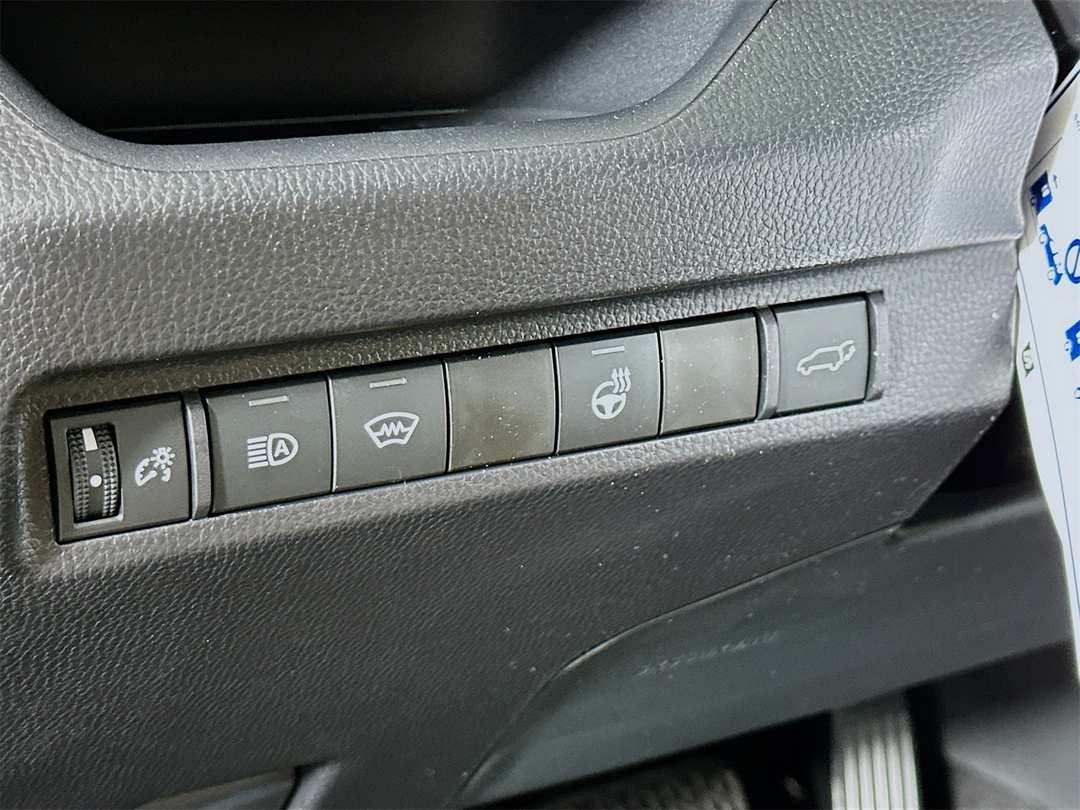 2025 Toyota Rav4 XLE Premium - Image 10