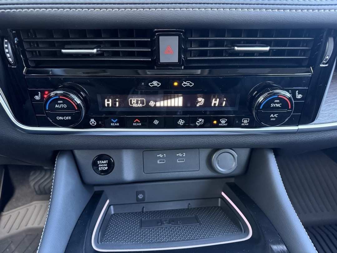 2026 Nissan Rogue Platinum - Image 27