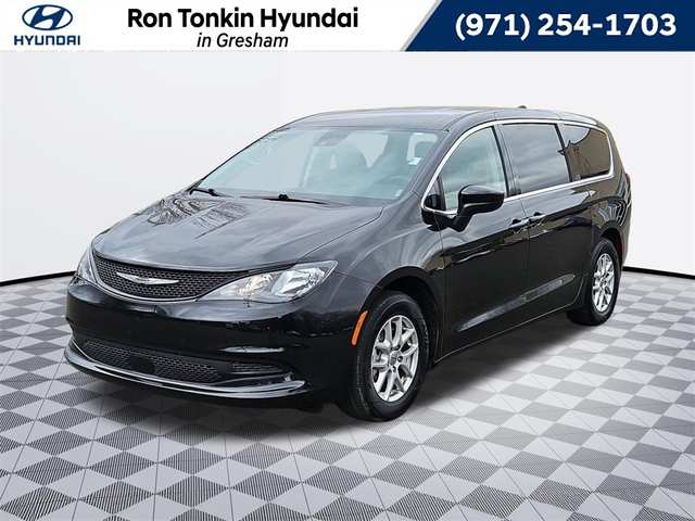 2023 Chrysler Voyager LX