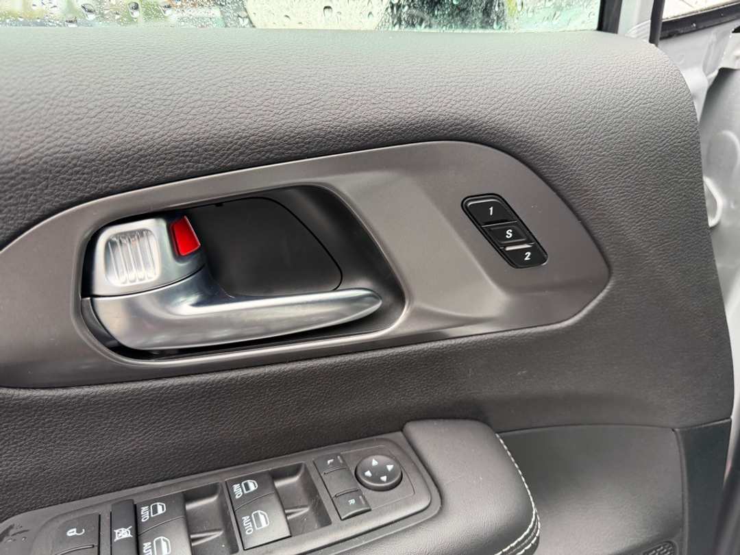 2026 Chrysler Pacifica Select - Image 14