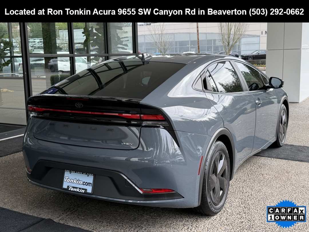 2023 Toyota Prius LE - Image 7