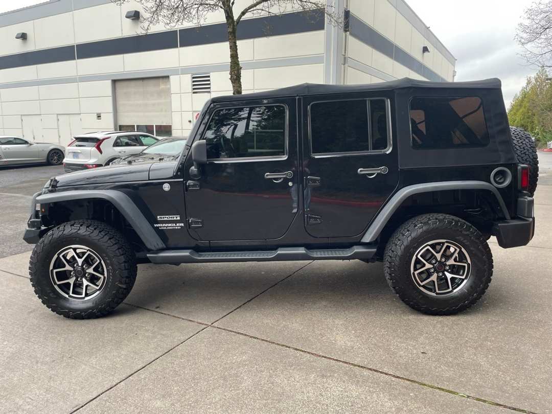 2015 Jeep Wrangler Unlimited Sport - Image 8