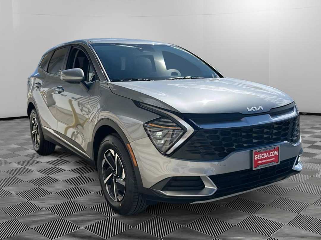 2025 Kia Sportage LX - Image 3