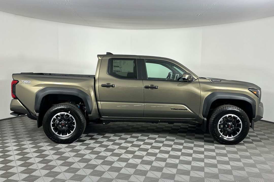 2025 Toyota Tacoma TRD Off Road - Image 3
