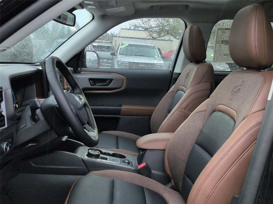 2025 Ford Bronco Sport Outer Banks - Image 13