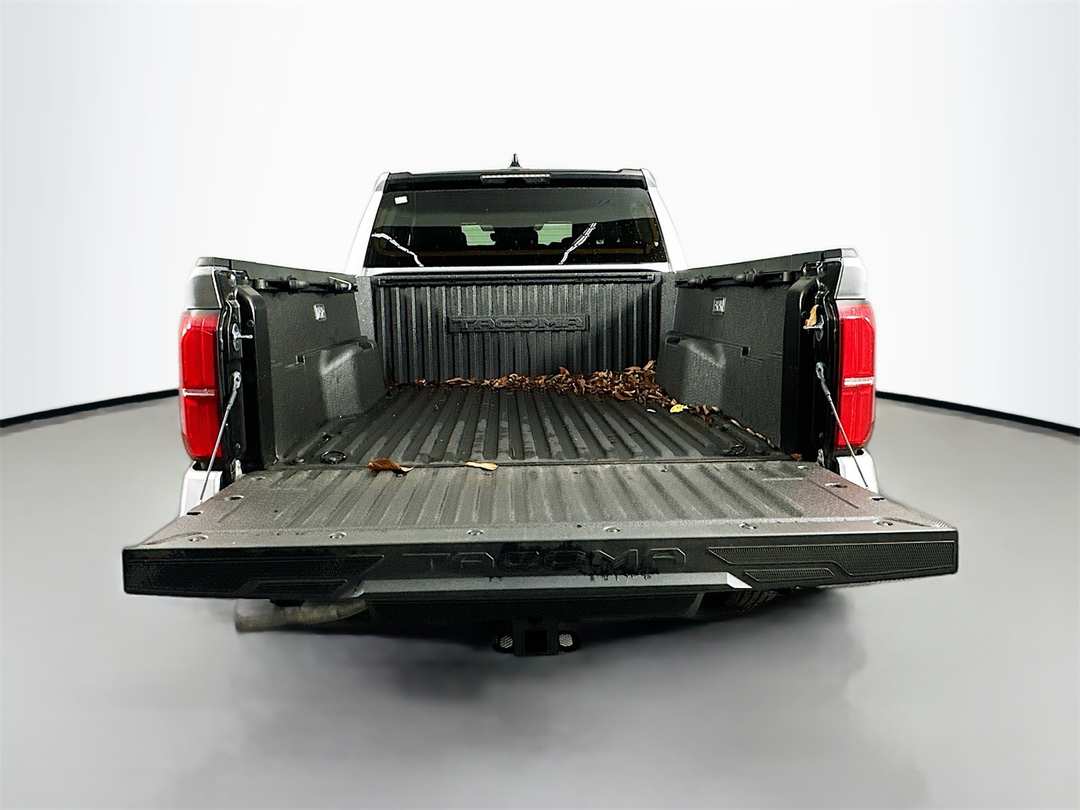 2025 Toyota Tacoma SR5 - Image 25
