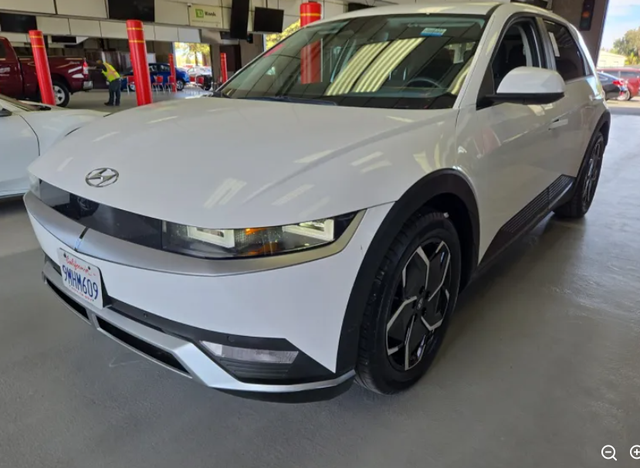 2024 Hyundai Ioniq 5 SEL