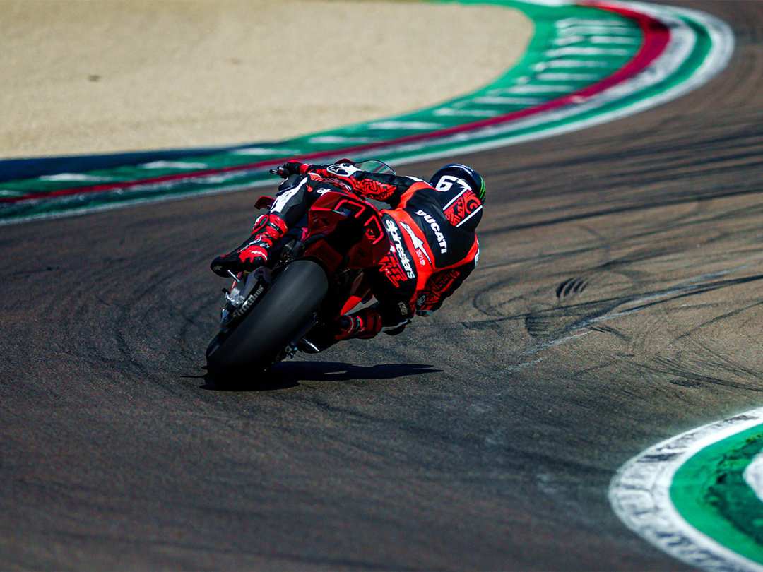 2025 Ducati Panigale V4 S - Image 19