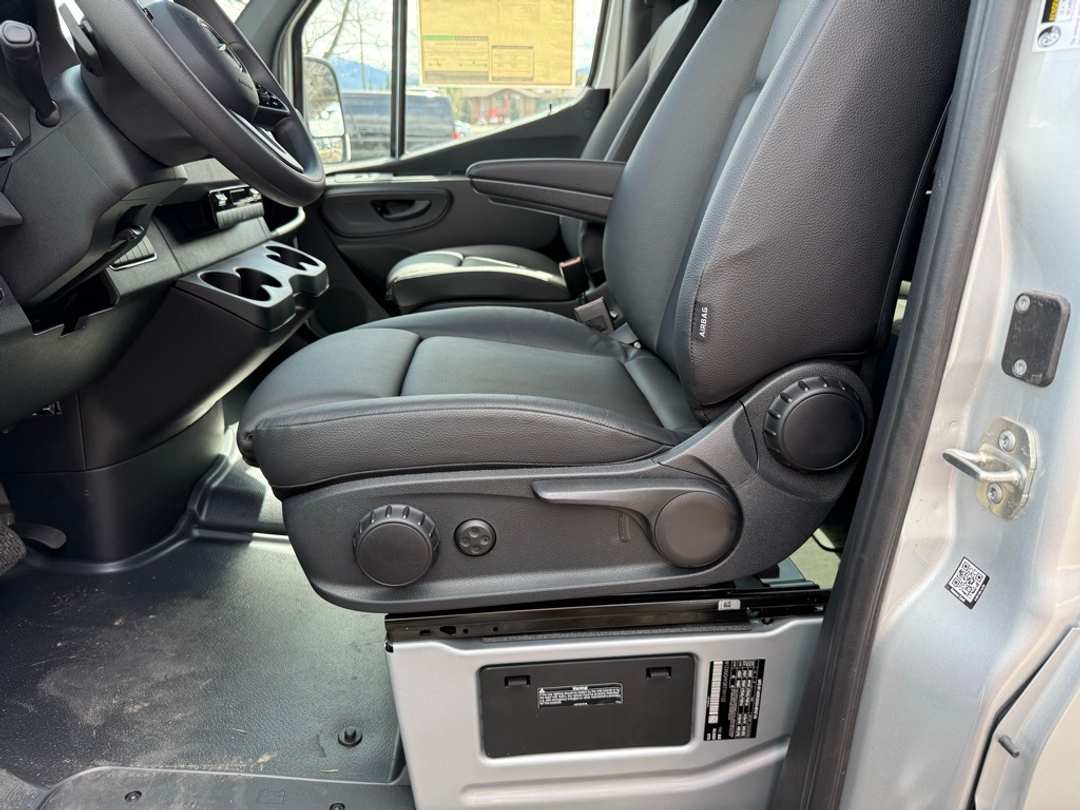 2024 Mercedes-Benz Sprinter 2500 Passenger 170 WB - Image 29