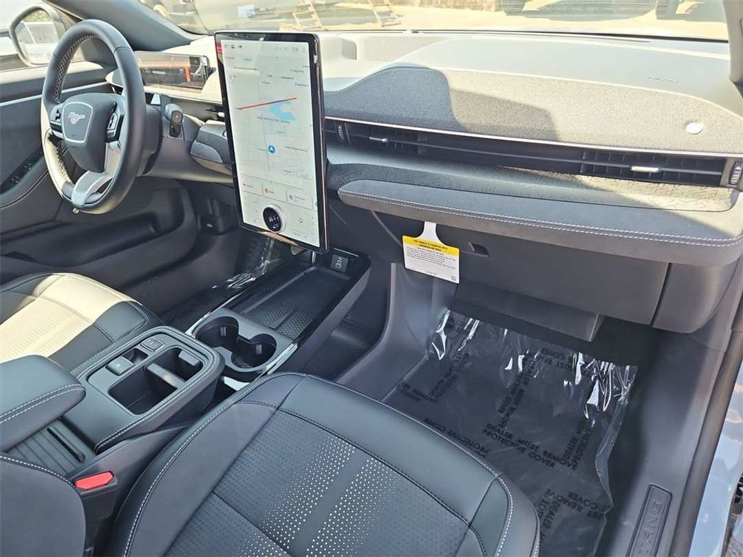 2025 Ford Mustang Mach-E GT - Image 31