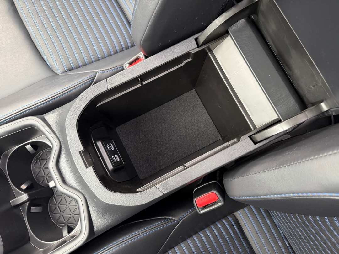 2023 Toyota Rav4 XSE - Image 29