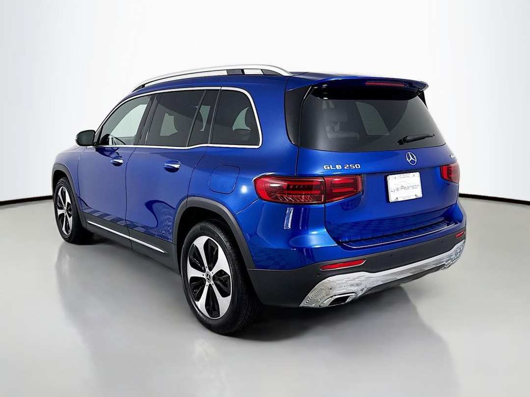 2025 Mercedes-Benz GLB GLB 250 - Image 3