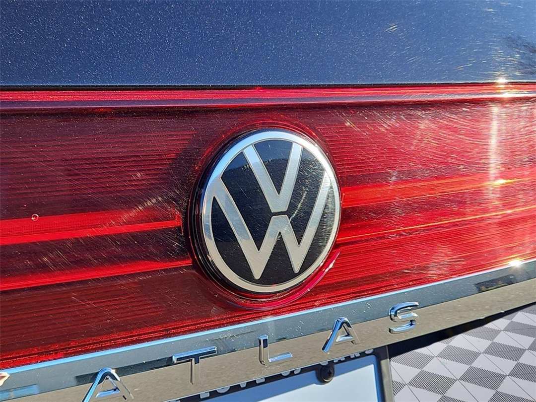 2025 Volkswagen Atlas 2.0T SE w/Technology - Image 24