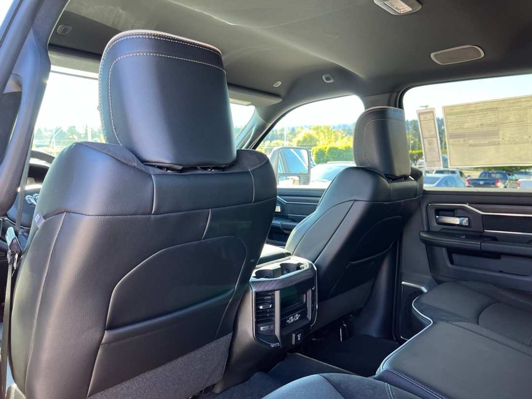 2026 Ram 2500 Laramie - Image 28