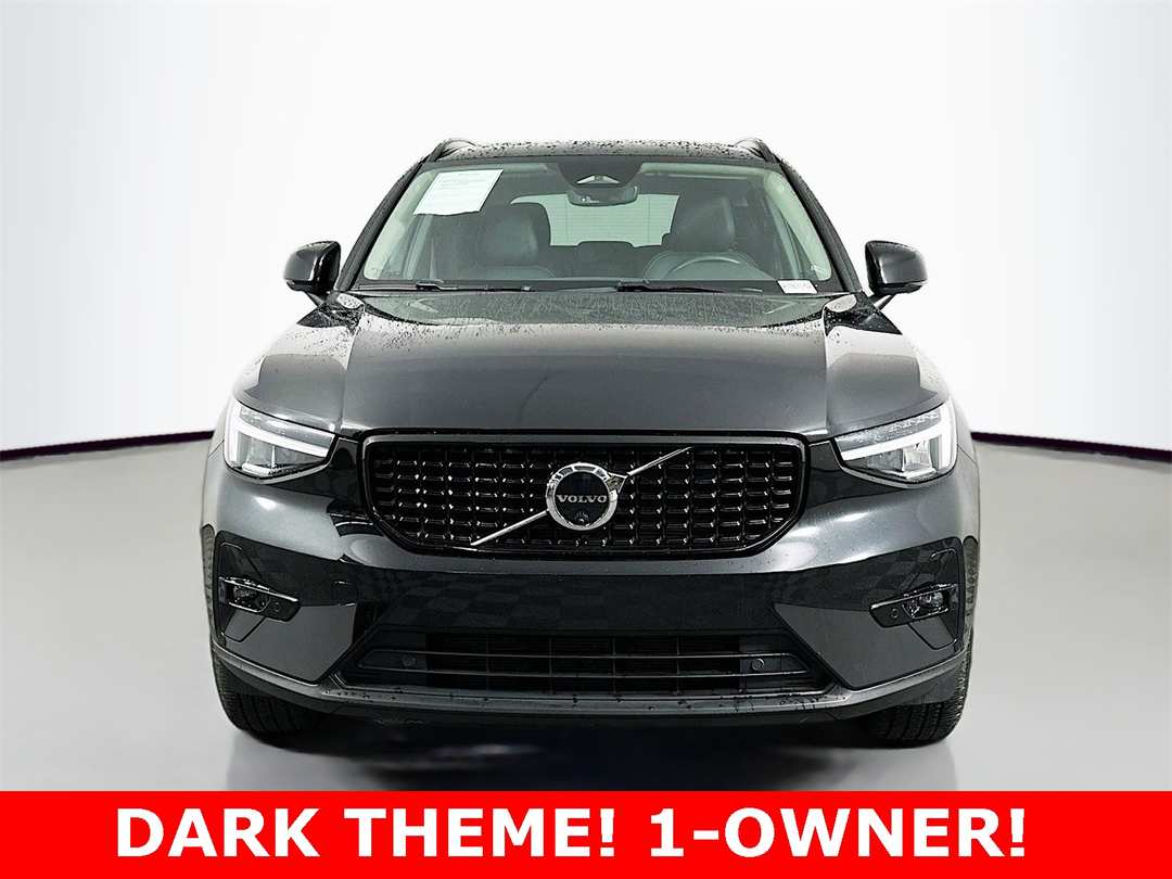2025 Volvo Xc40 B5 Plus Dark Theme - Image 2