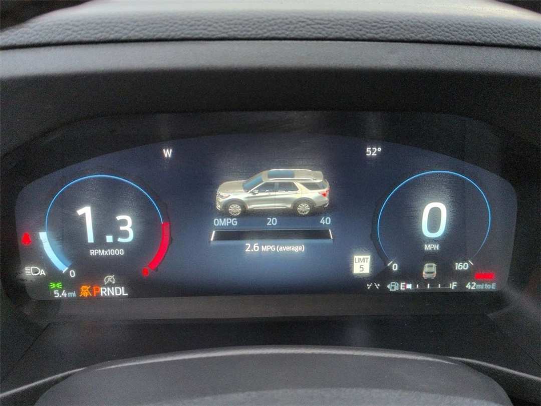 2026 Ford Explorer Active - Image 14
