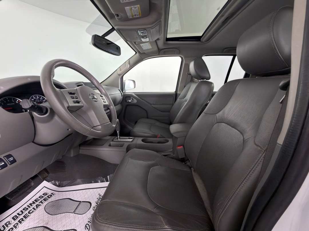 2019 Nissan Frontier SL - Image 12