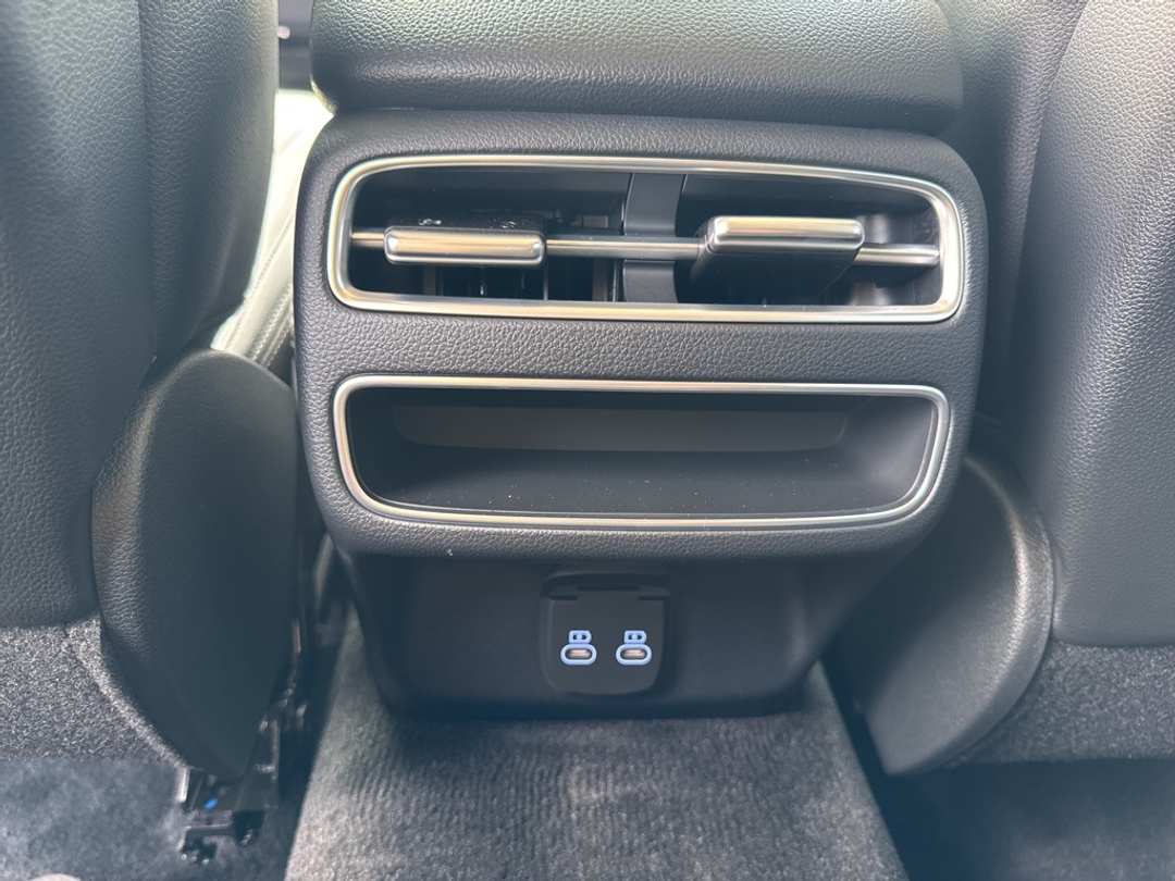 2026 Genesis Gv70 2.5T - Image 41