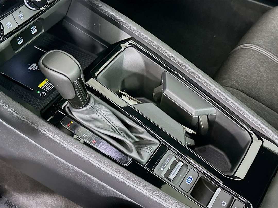 2025 Honda Accord Sport - Image 16