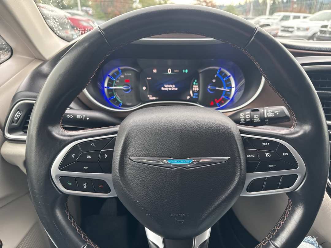 2018 Chrysler Pacifica Touring L - Image 13