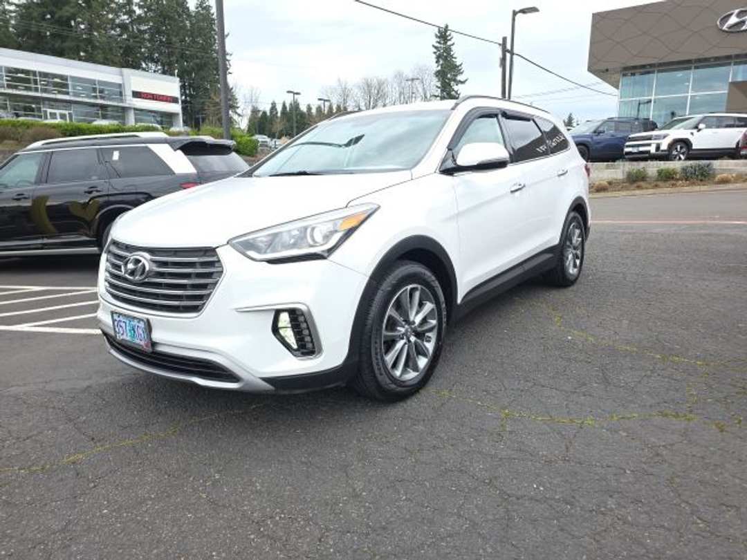 2018 Hyundai Santa Fe SE - Image 3