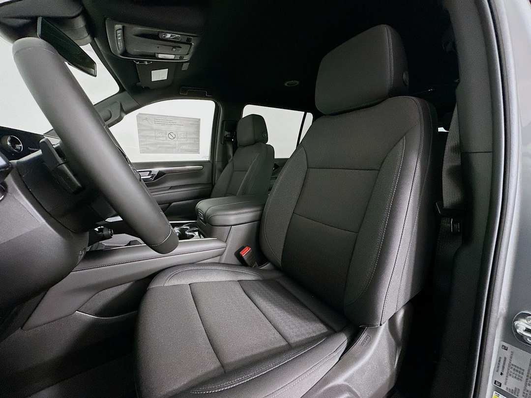 2025 Chevrolet Suburban LS - Image 21