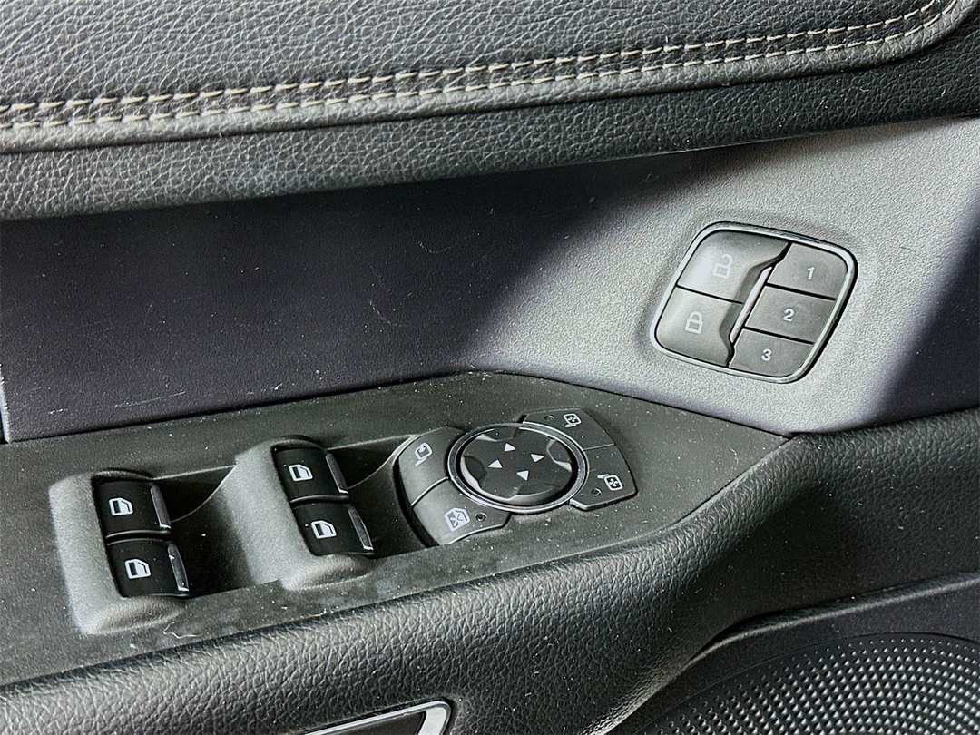 2020 Ford Expedition Max Limited - Image 18