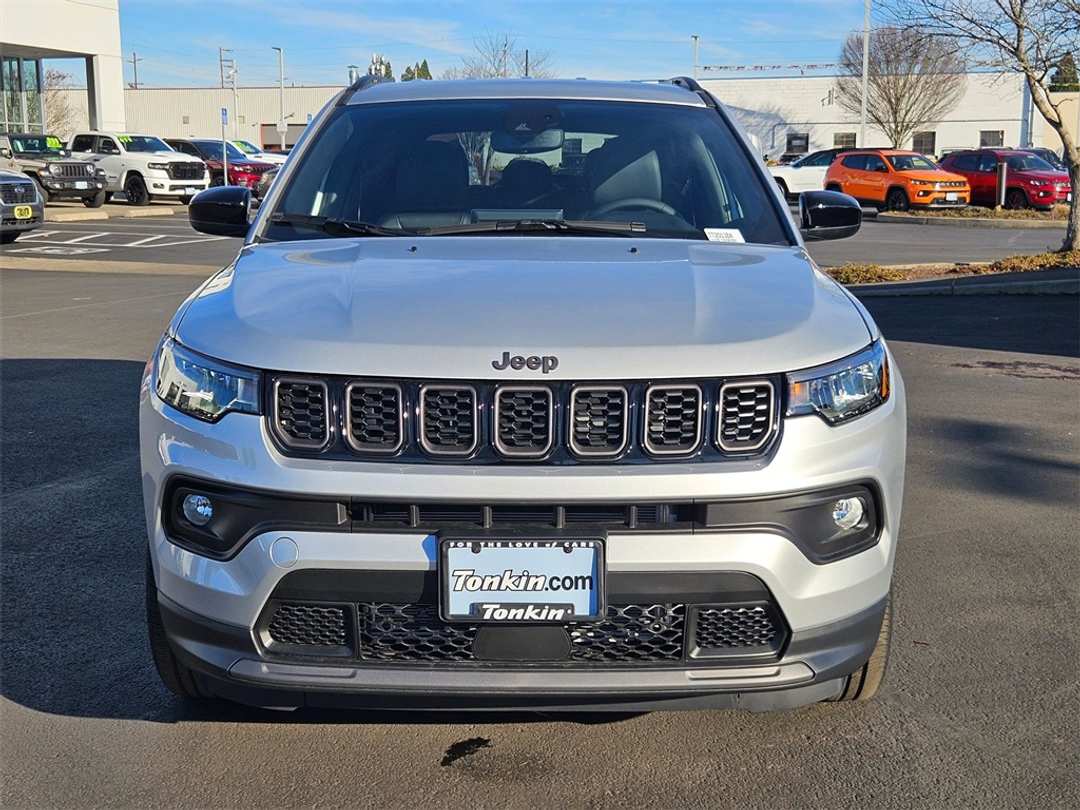 2026 Jeep Compass Latitude - Image 9