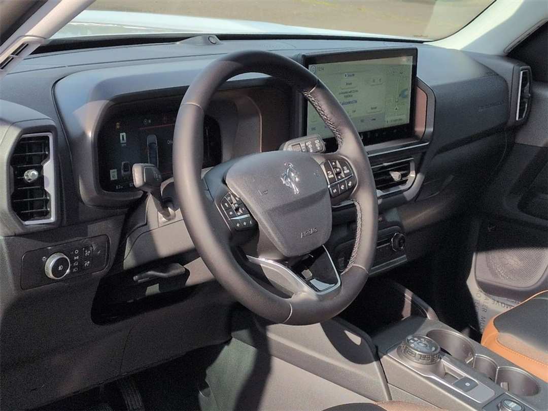 2026 Ford Bronco Sport Outer Banks - Image 12