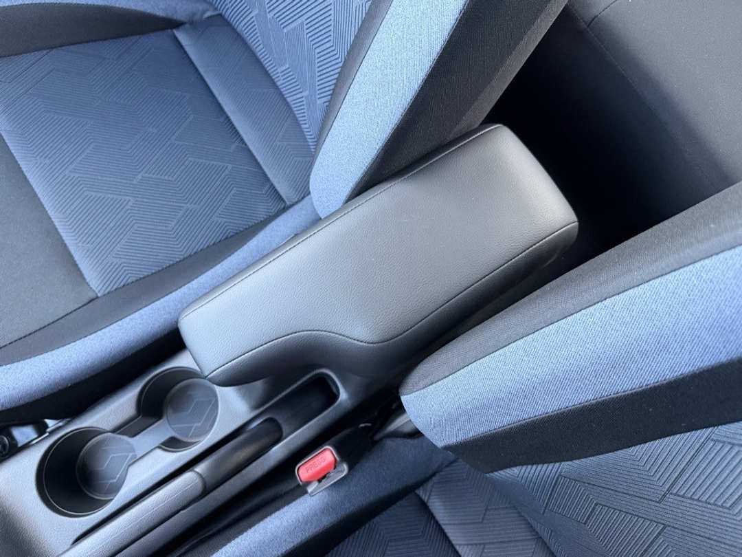 2025 Nissan Versa 1.6 SV - Image 24