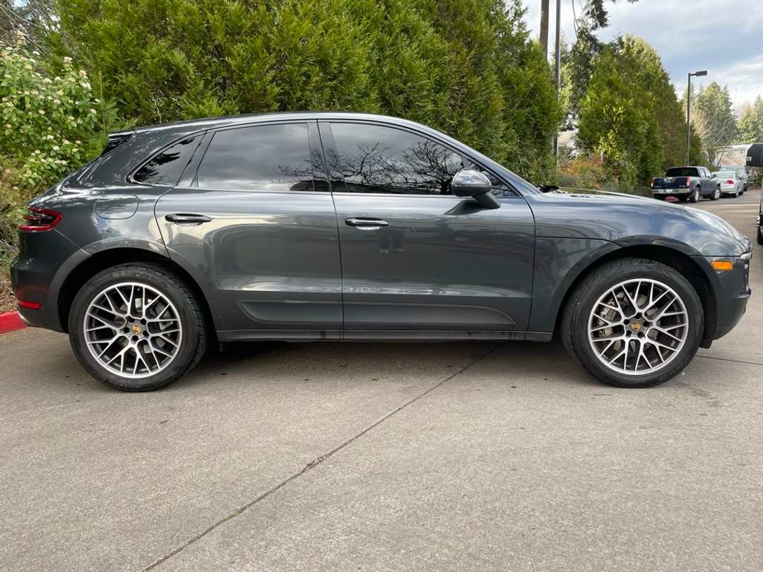 2018 Porsche Macan S - Image 3