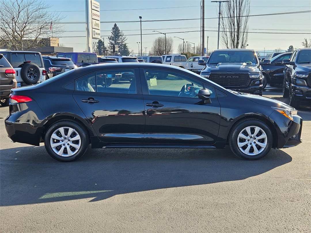 2024 Toyota Corolla LE - Image 7