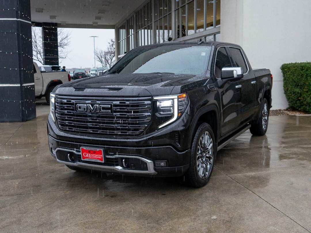 2025 GMC Sierra 1500 Denali Ultimate - Image 3