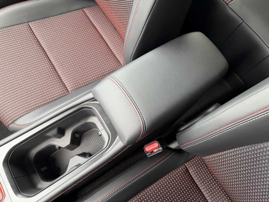 2026 Nissan Kicks SR - Image 26