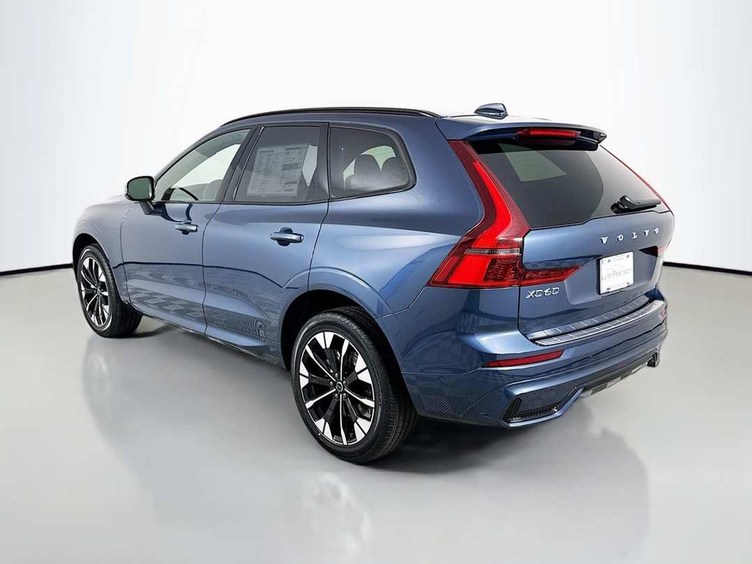 2026 Volvo Xc60 B5 Plus - Image 3