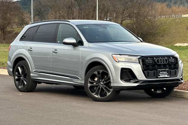 2025 Audi Q7 55 Premium Plus