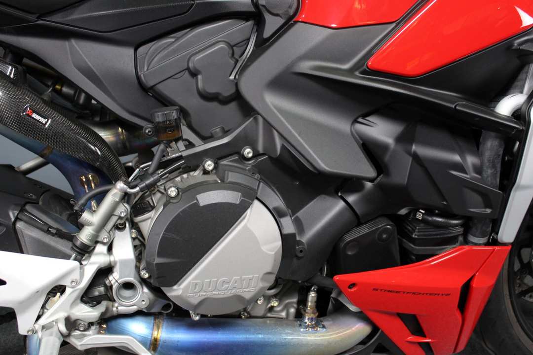 2024 Ducati Streetfighter V2 - Image 10