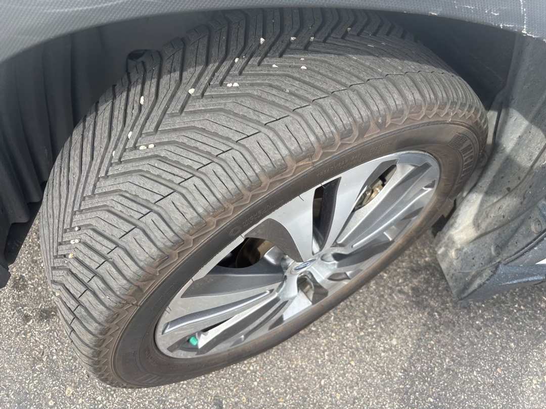 2020 Subaru Ascent Limited - Image 2