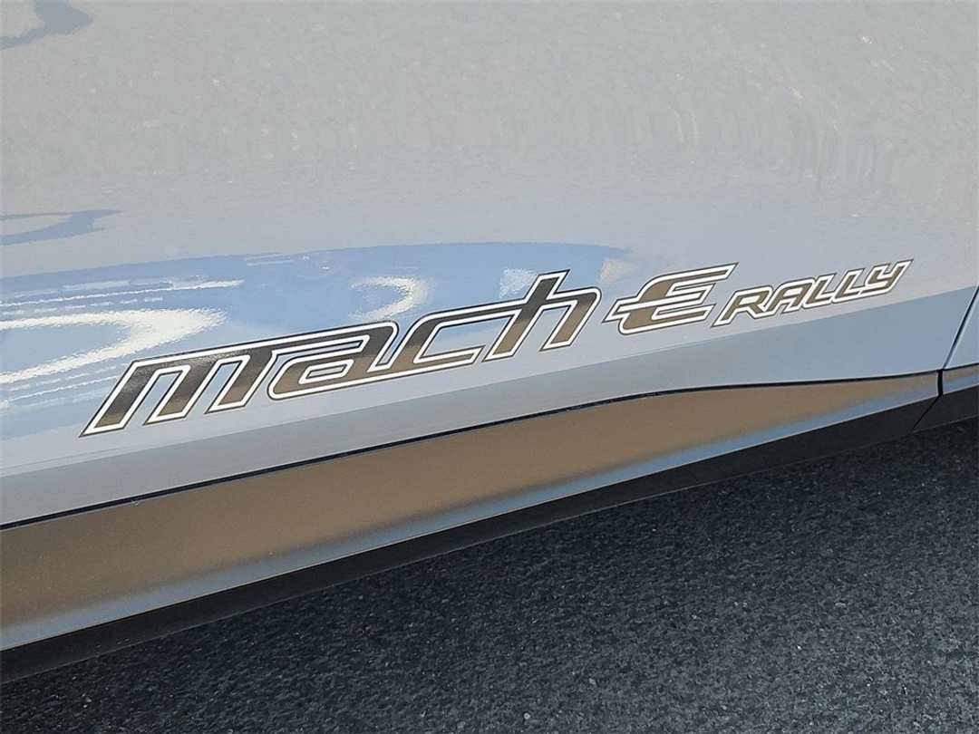 2025 Ford Mustang Mach-E GT - Image 27