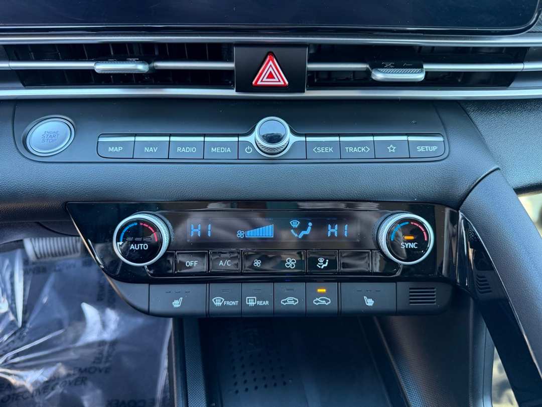 2023 Hyundai Elantra SEL - Image 25