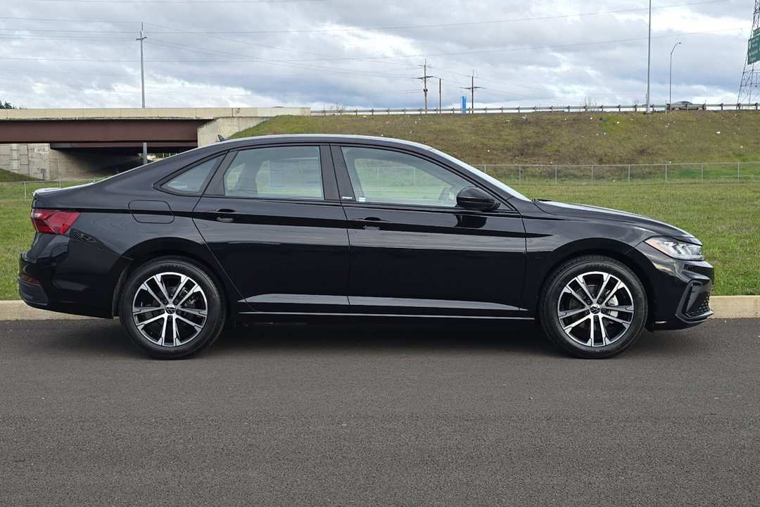 2026 Volkswagen Jetta 1.5T Sport - Image 2