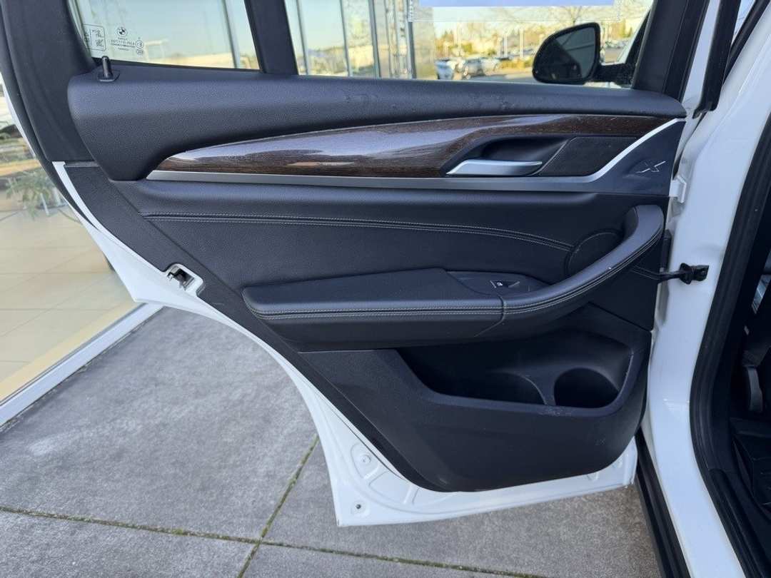 2018 BMW X3 xDrive30i - Image 31