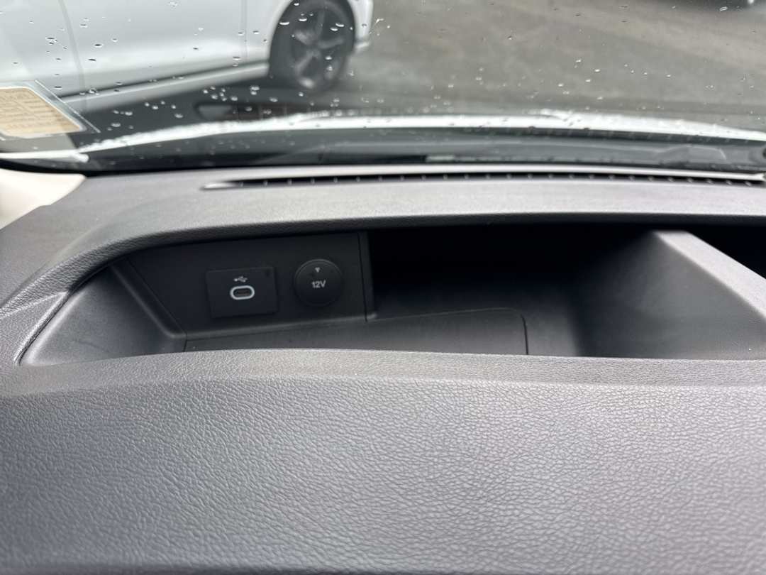 2024 Ford Transit-350 XLT - Image 29