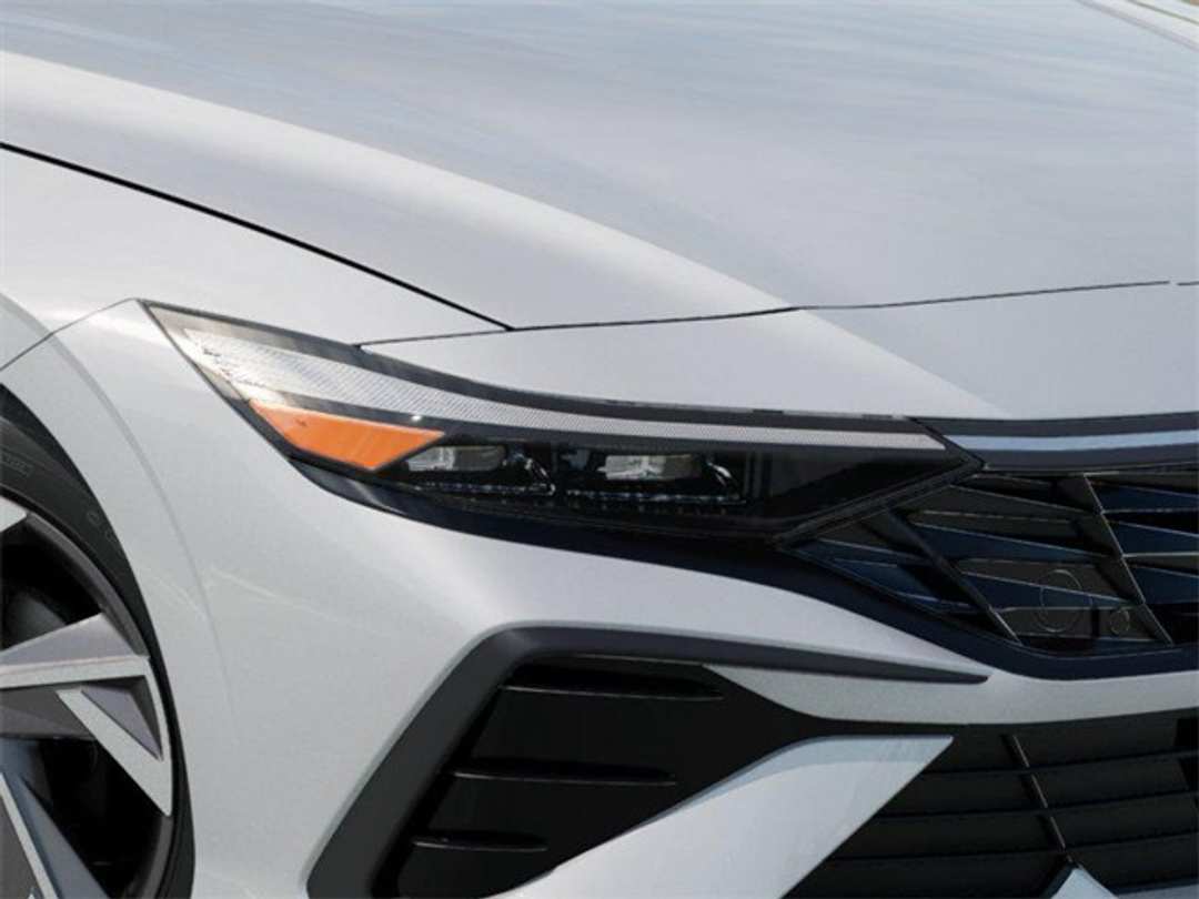 2026 Hyundai Elantra Limited - Image 9