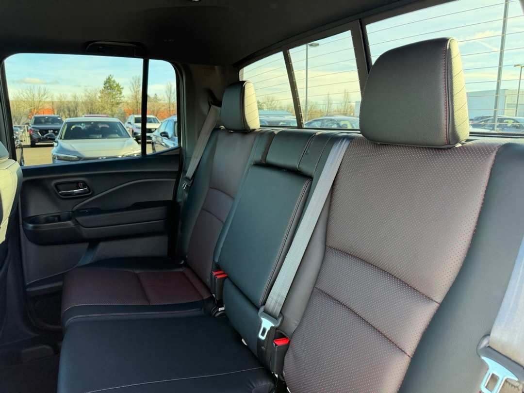 2026 Honda Ridgeline Black Edition - Image 31